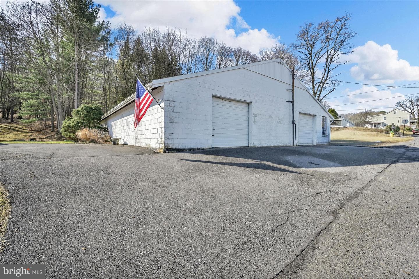 123 W Line Street photo 26