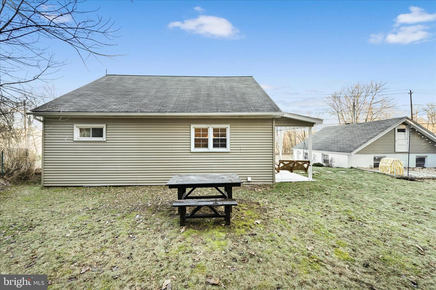 412 E Bacon Street photo 23