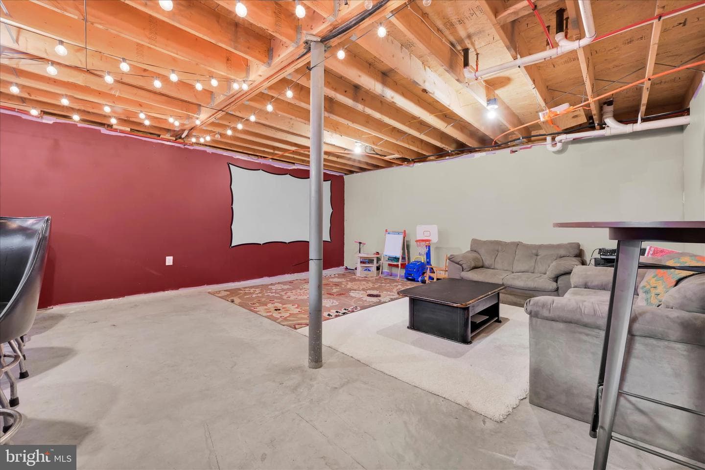 301 Brown Street photo 32