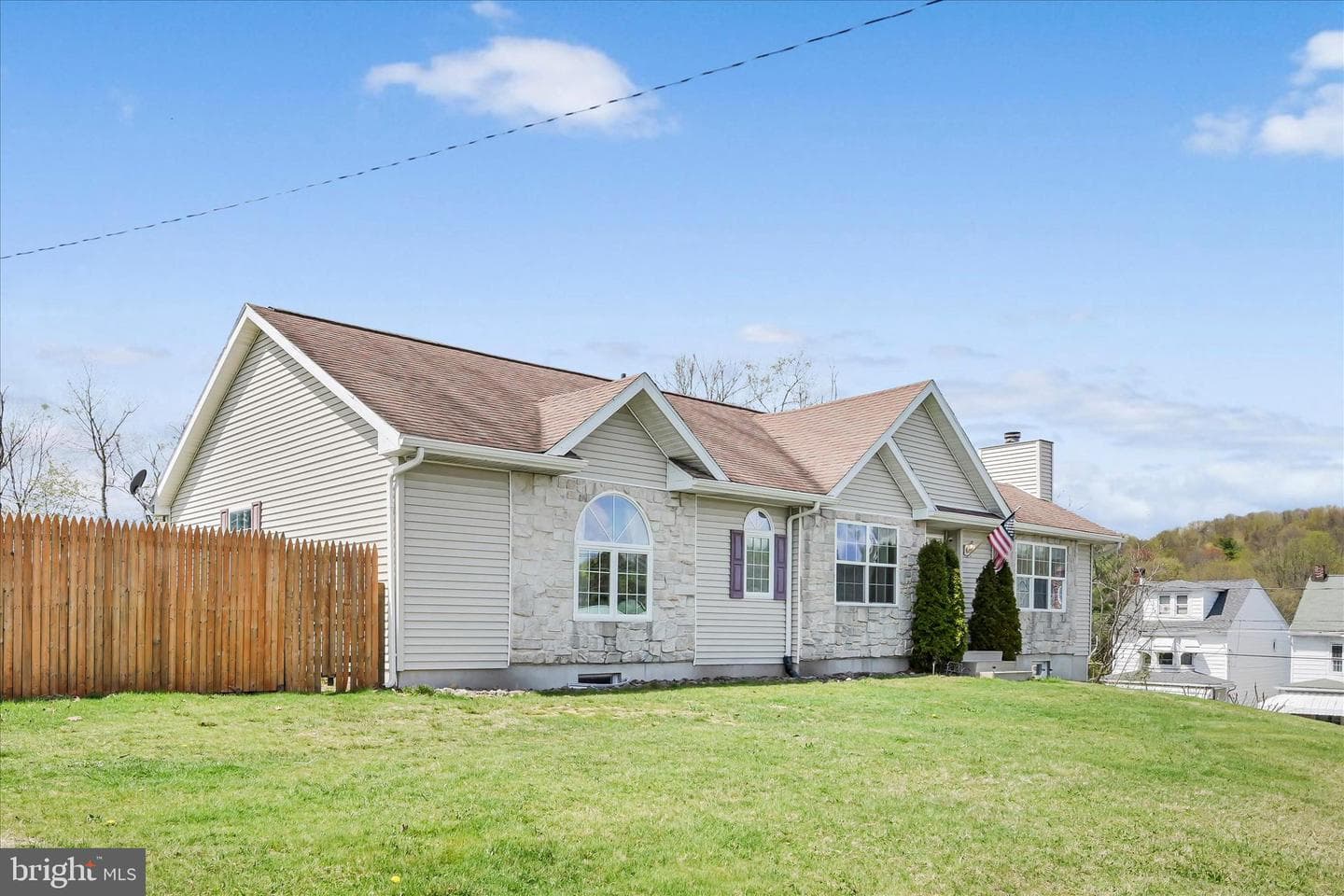 301 Brown Street photo 5