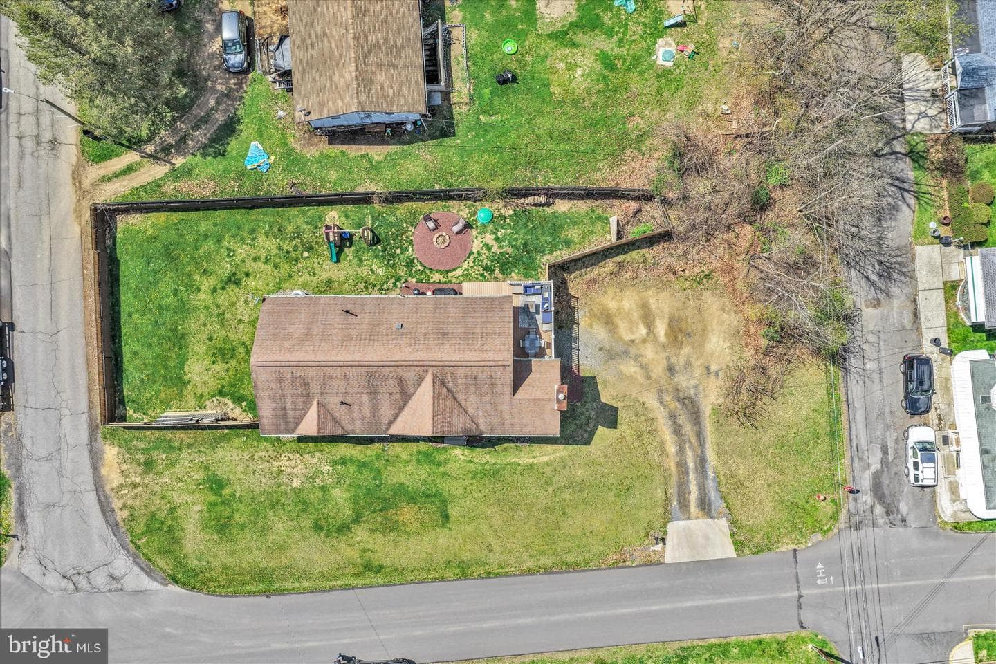 301 Brown Street photo 7