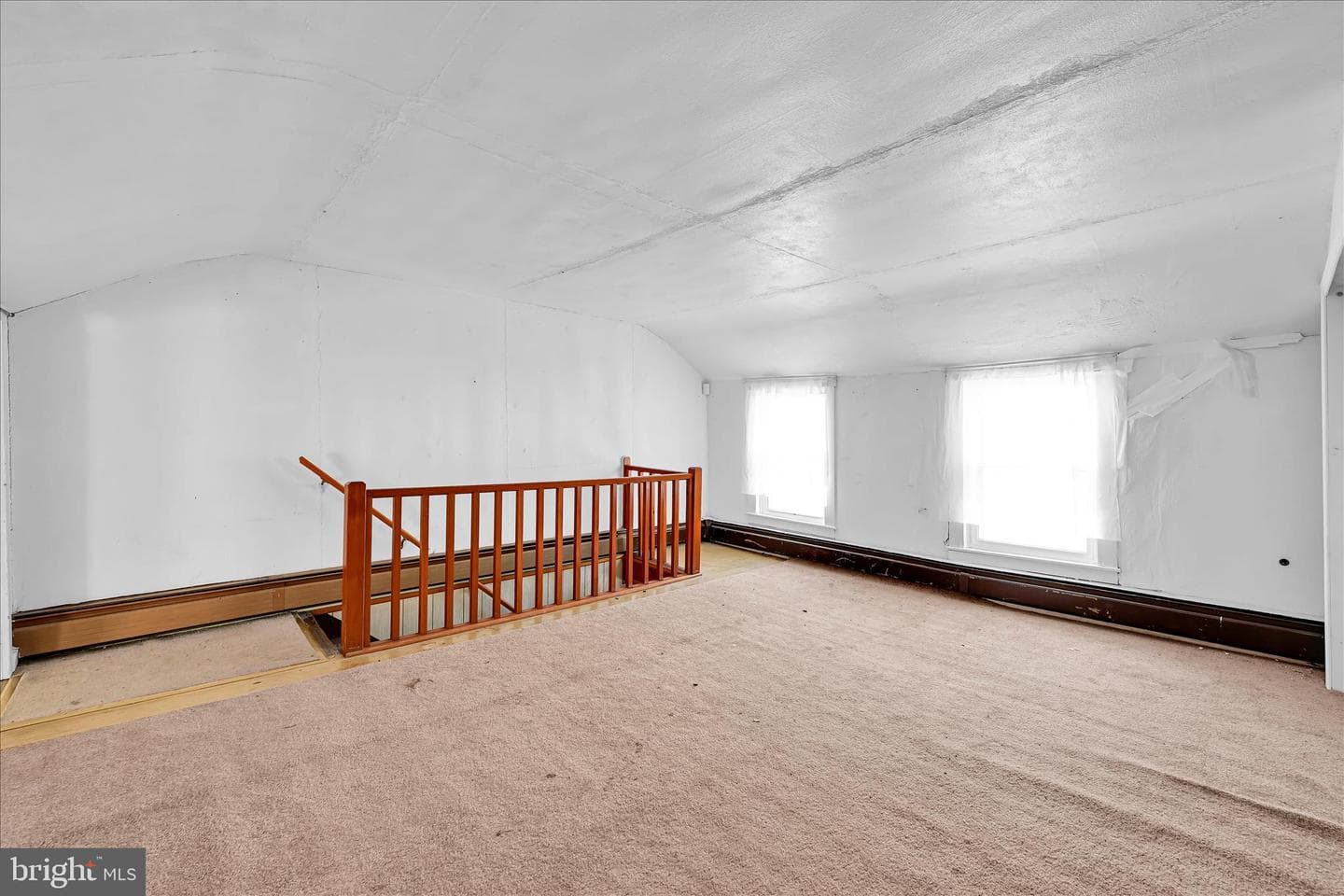 408 E Lawton Street photo 17