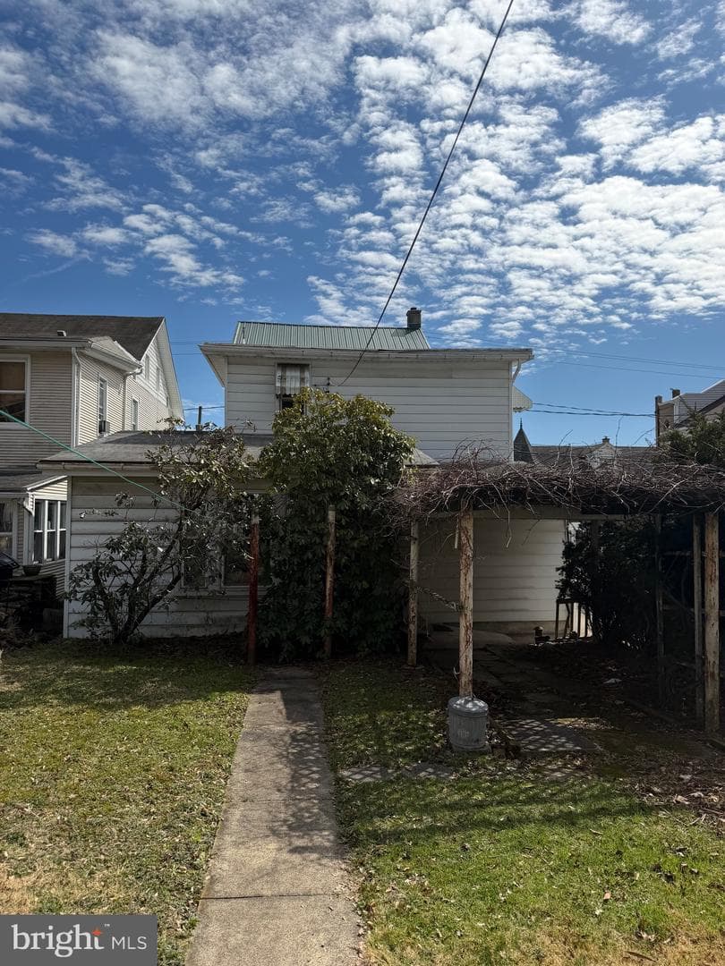 701 E Grand Avenue photo 4