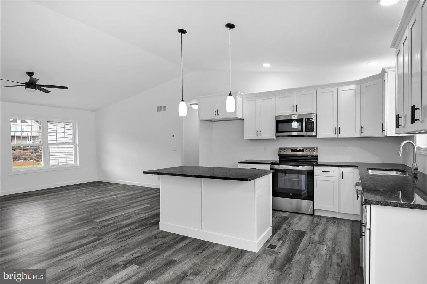 1013 Indian Drive photo 12