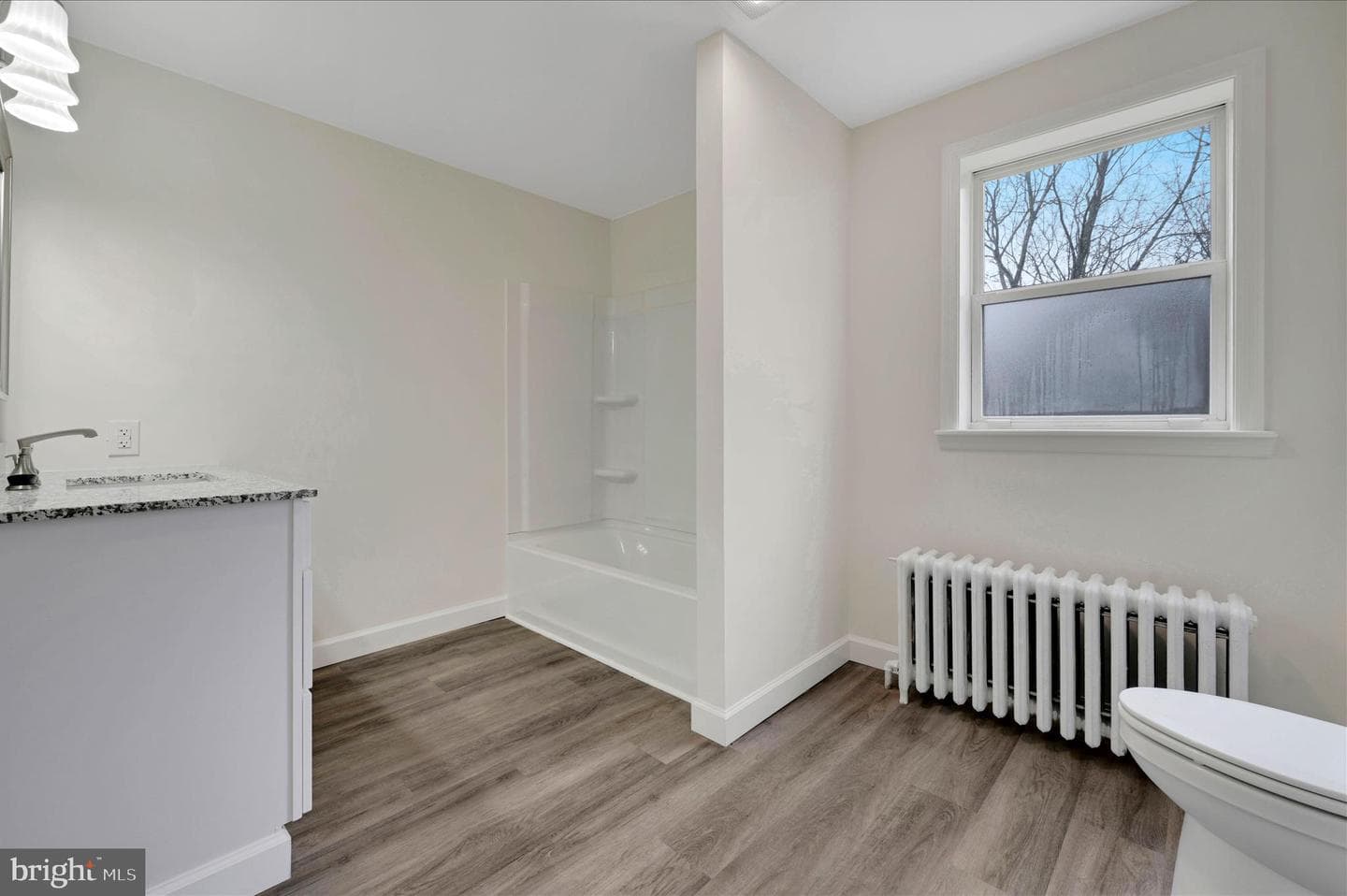 242 Van Gelder Street photo 18