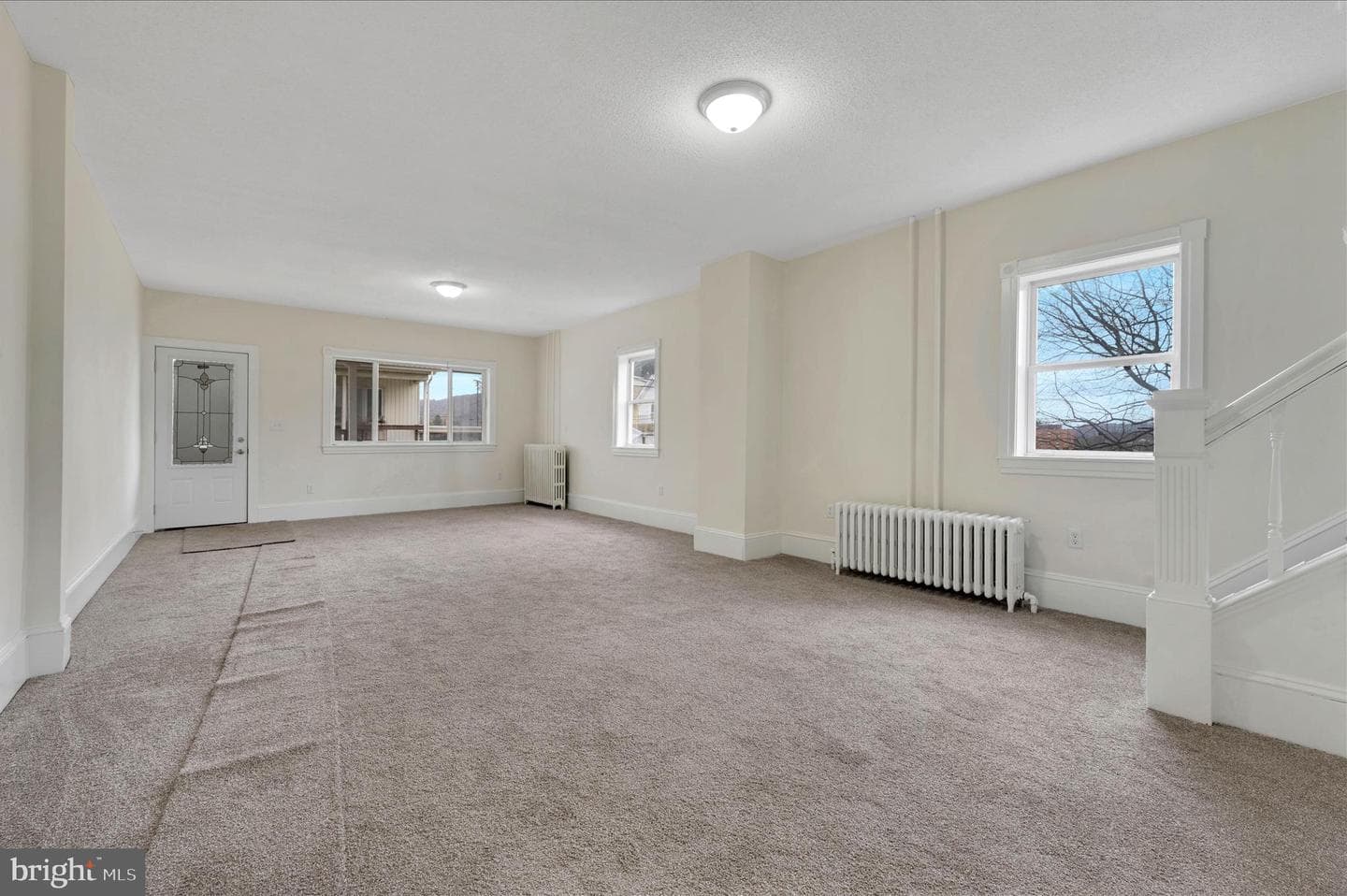 242 Van Gelder Street photo 9
