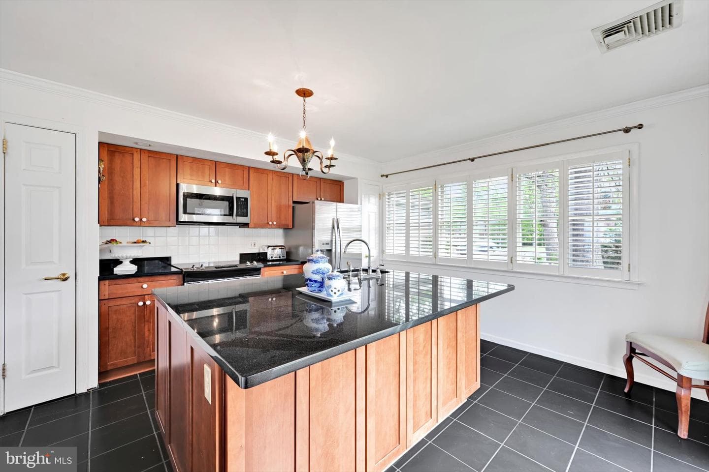 616 Lee Street photo 11