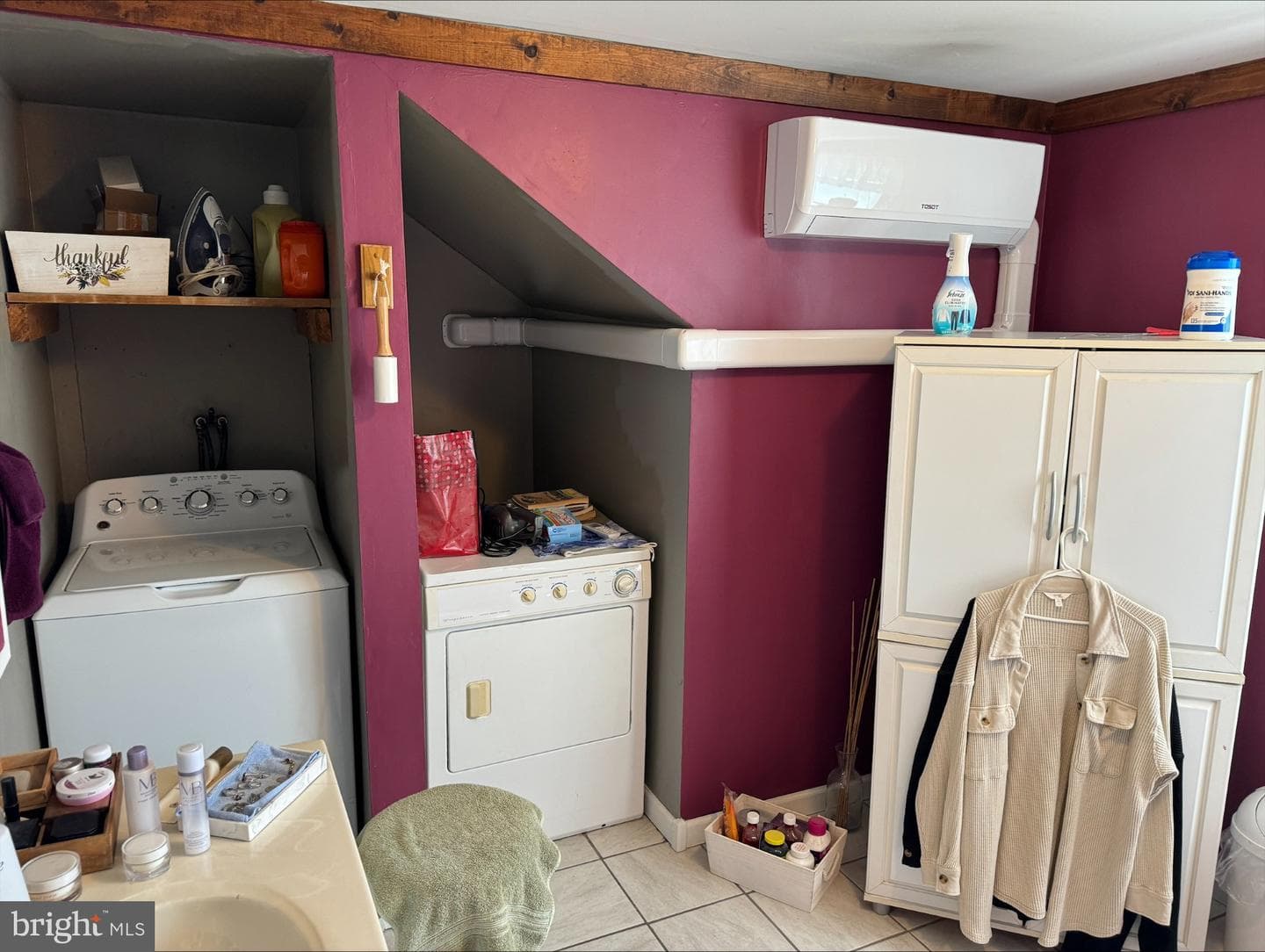 690 High Road photo 15