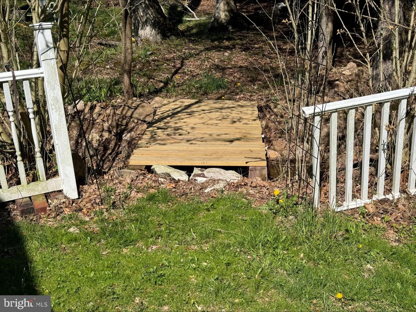690 High Road photo 19