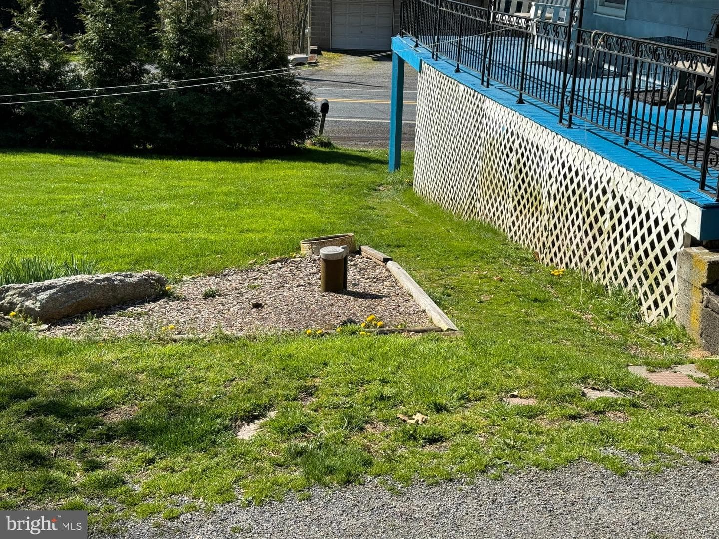 690 High Road photo 21