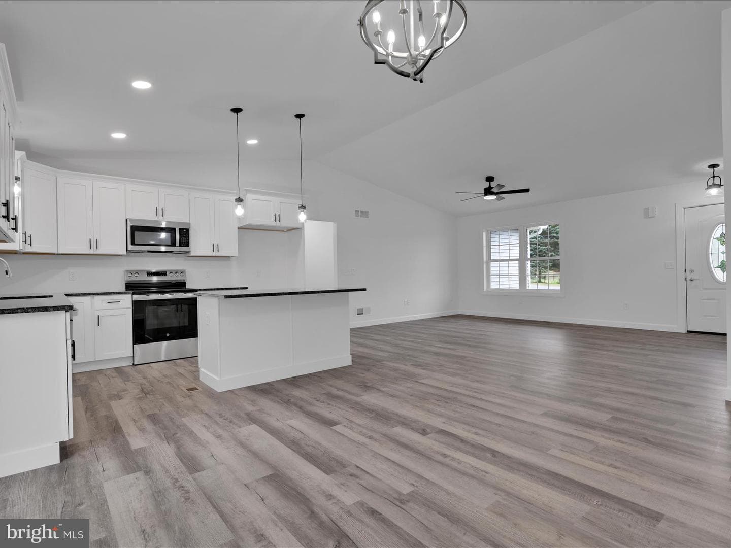 1591 Stag Drive photo 8