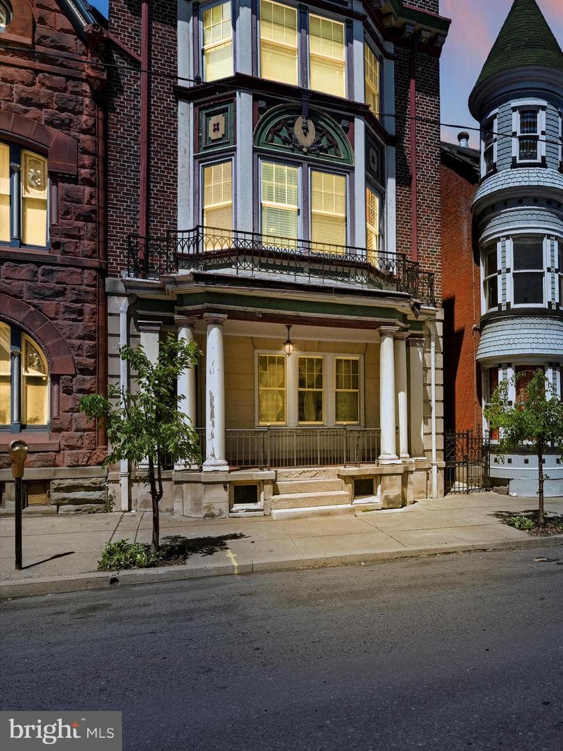 431 Centre Street photo 51