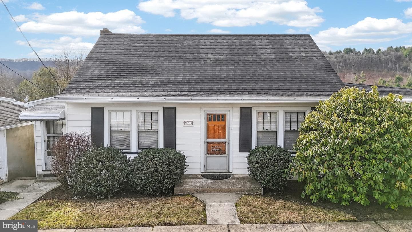 230 W Howard Avenue photo 1