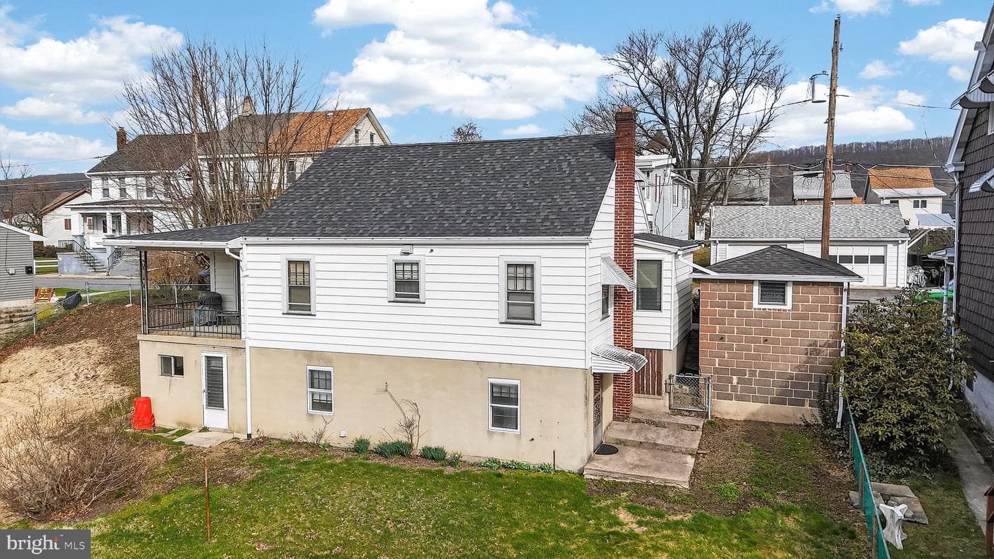230 W Howard Avenue photo 3