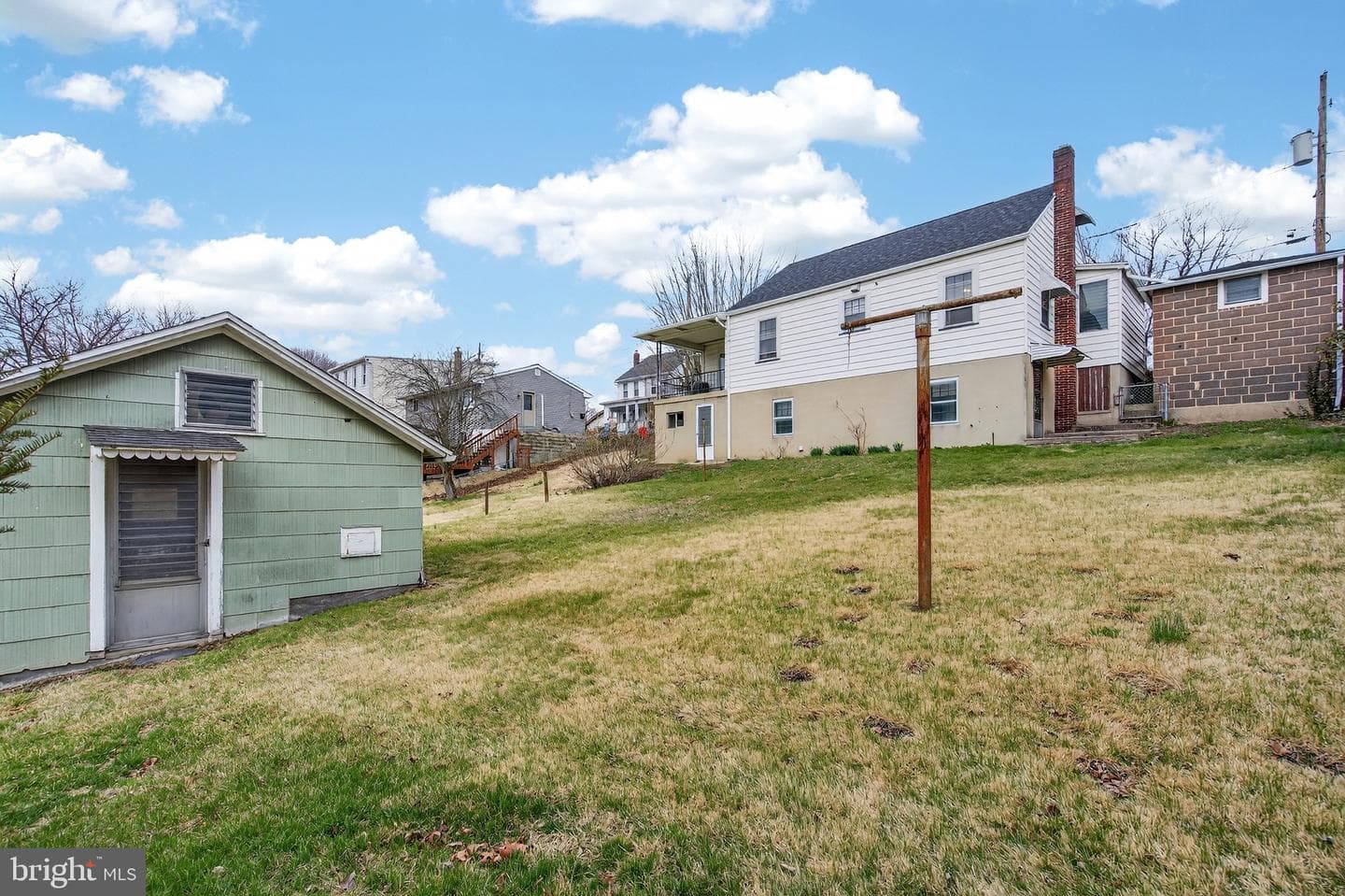 230 W Howard Avenue photo 53