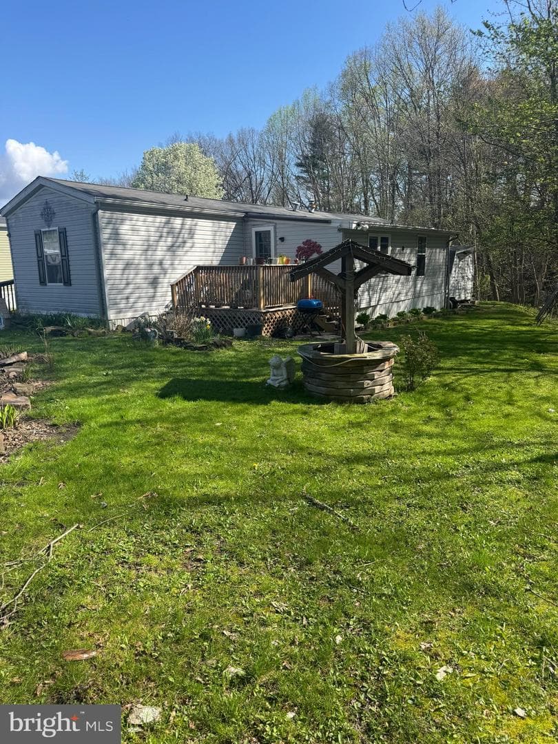 411 Frieden Manor photo 3