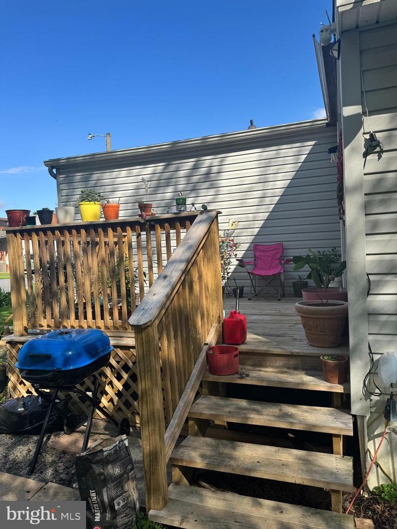 411 Frieden Manor photo 5