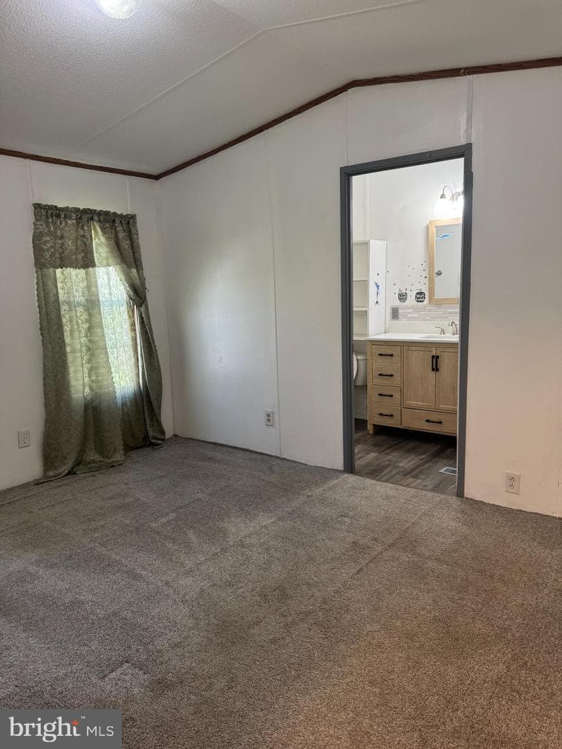411 Frieden Manor photo 9
