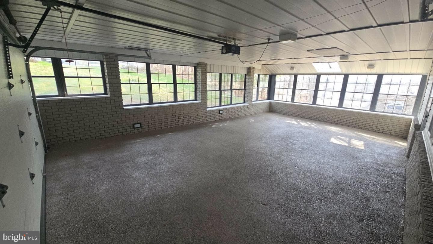 115 Mahantongo Drive photo 32