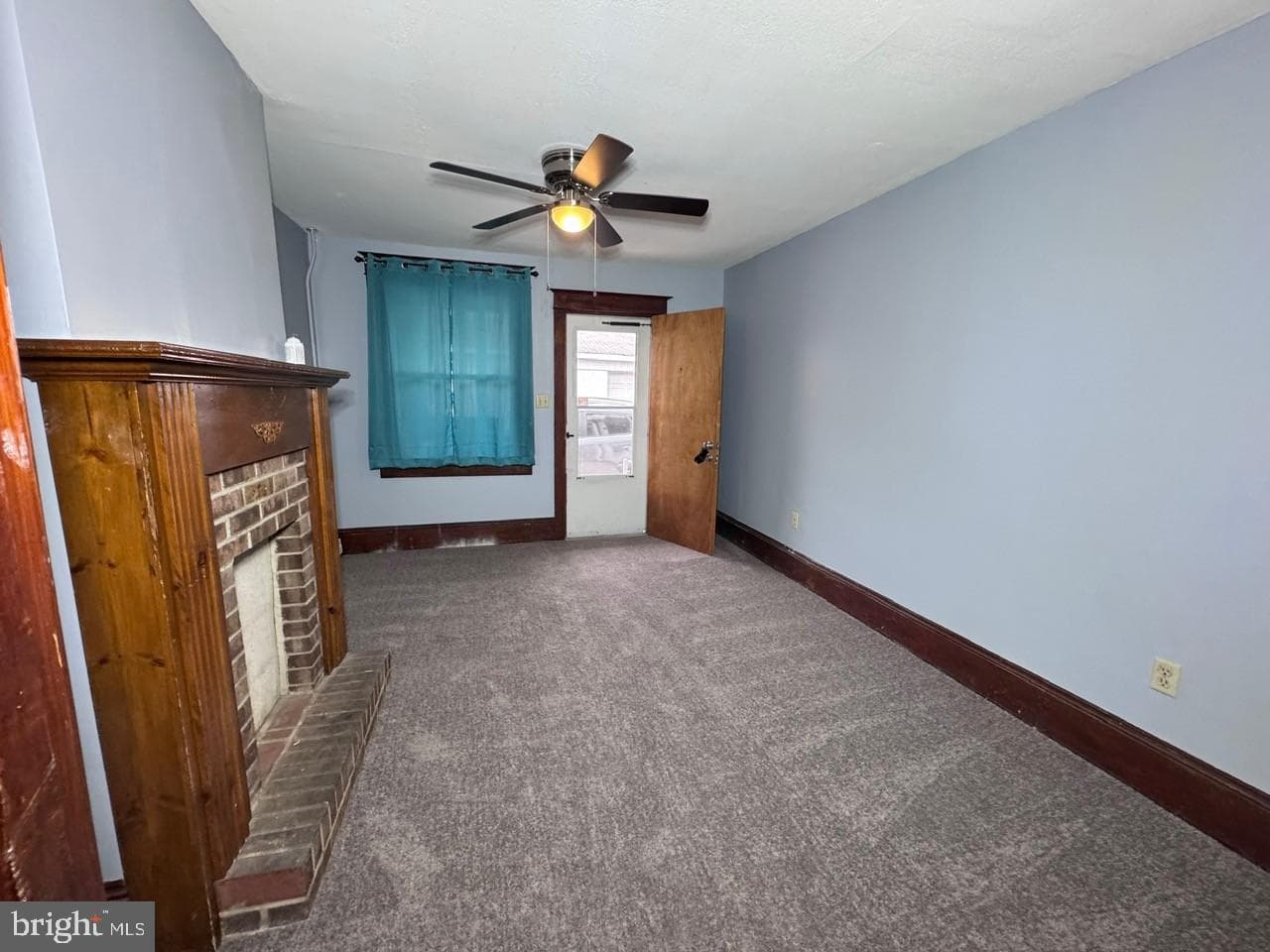 325 New Castle Street photo 4