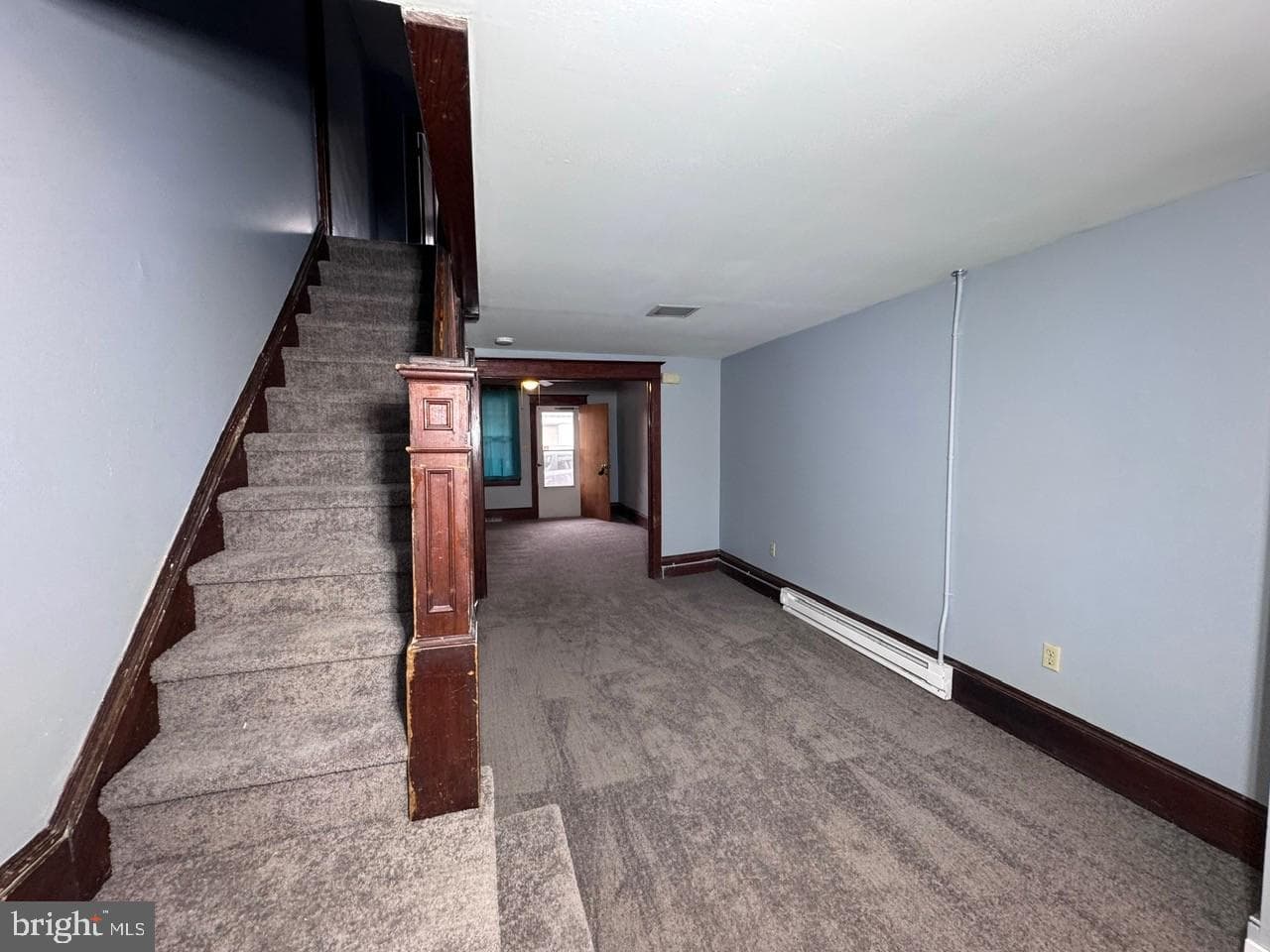 325 New Castle Street photo 5