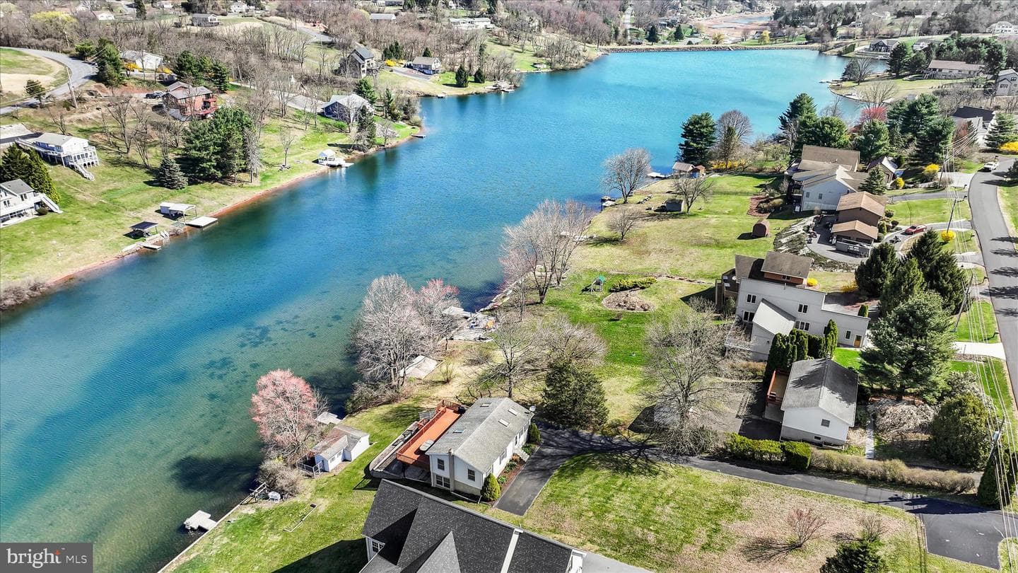 457 Wynonah Drive photo 4
