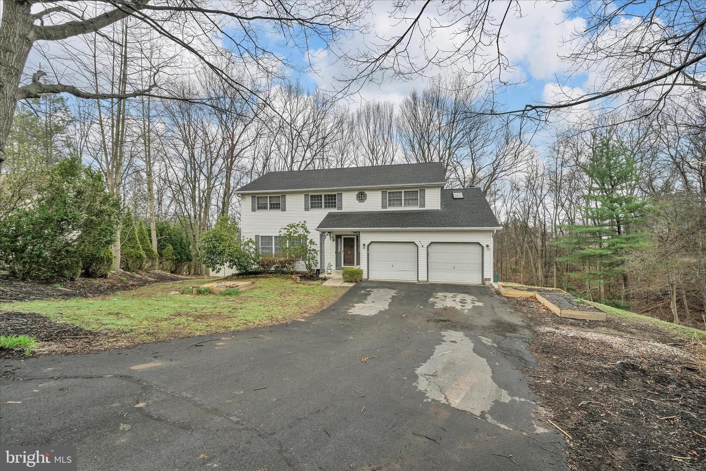 826 Pinewood Drive photo 3