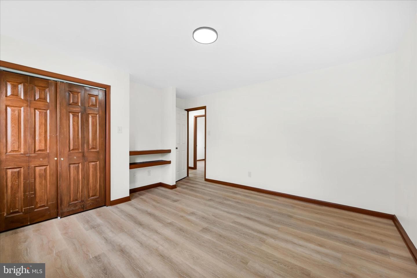 555 S Garfield Avenue photo 15