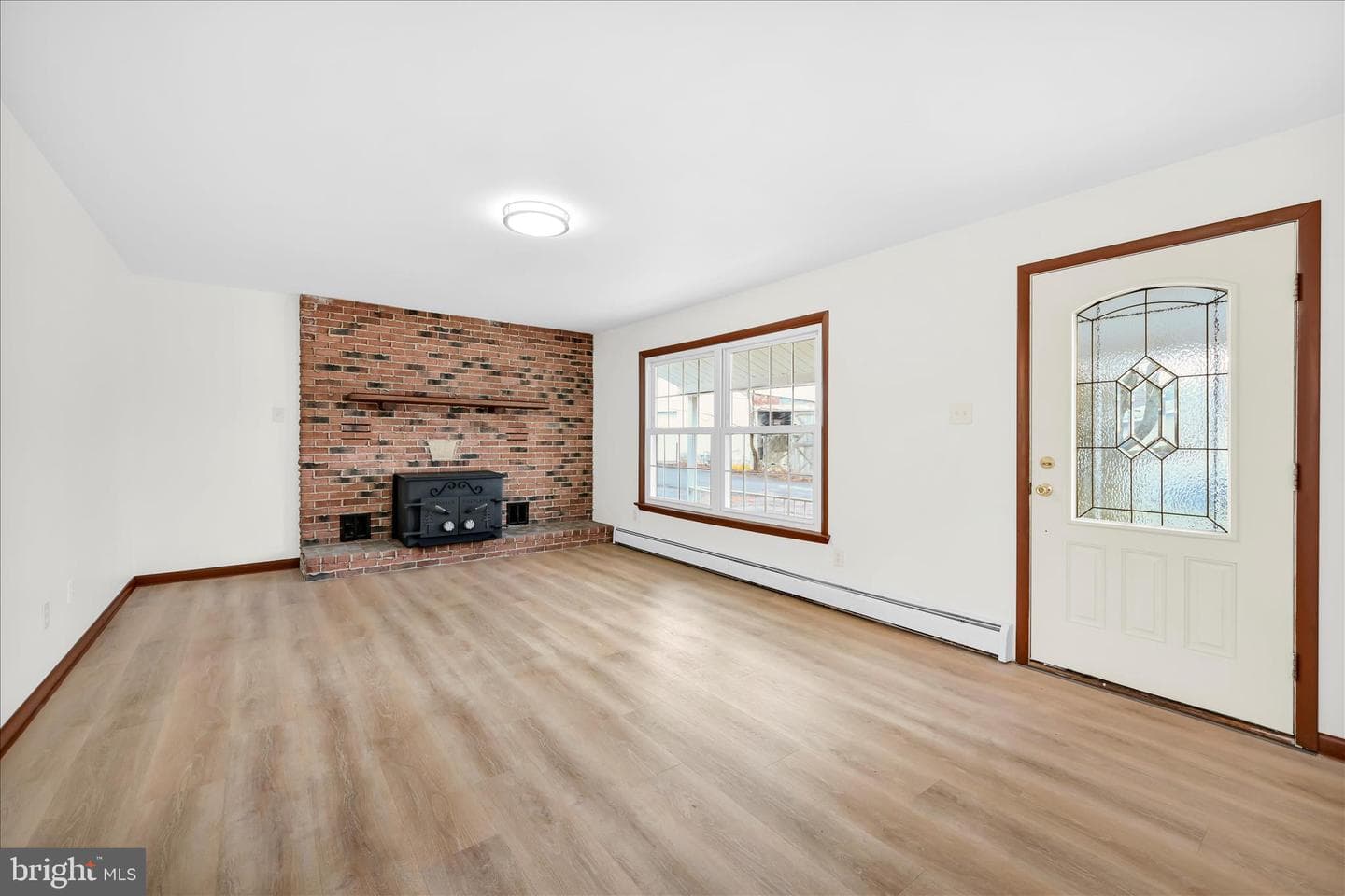 555 S Garfield Avenue photo 6