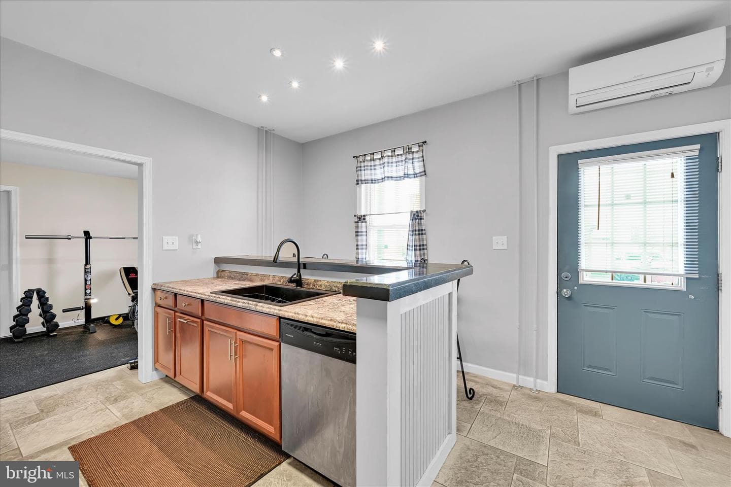 18 N Berne Street photo 19