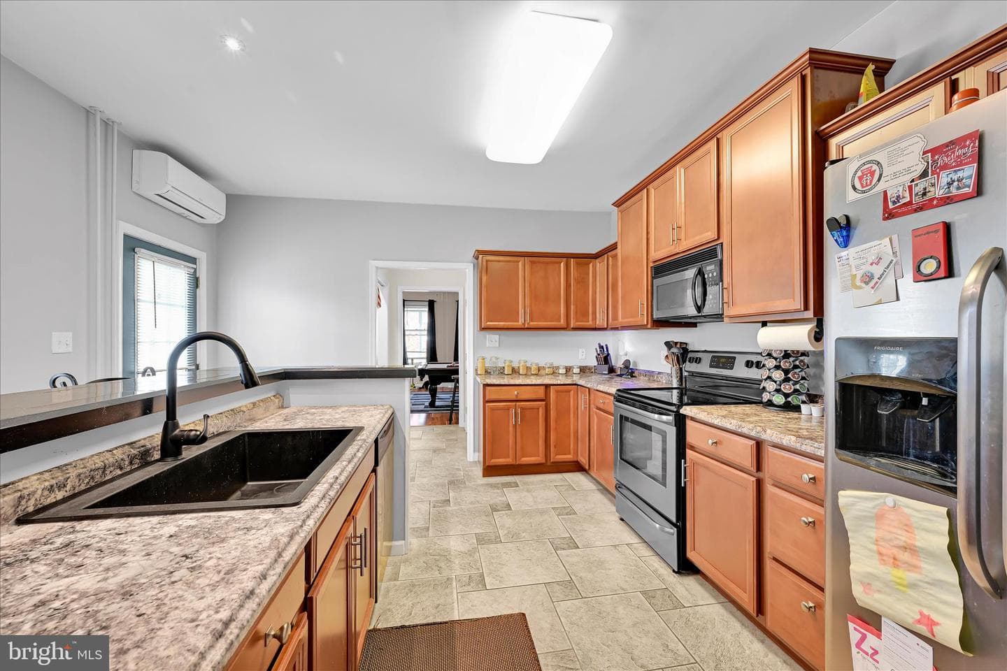 18 N Berne Street photo 22