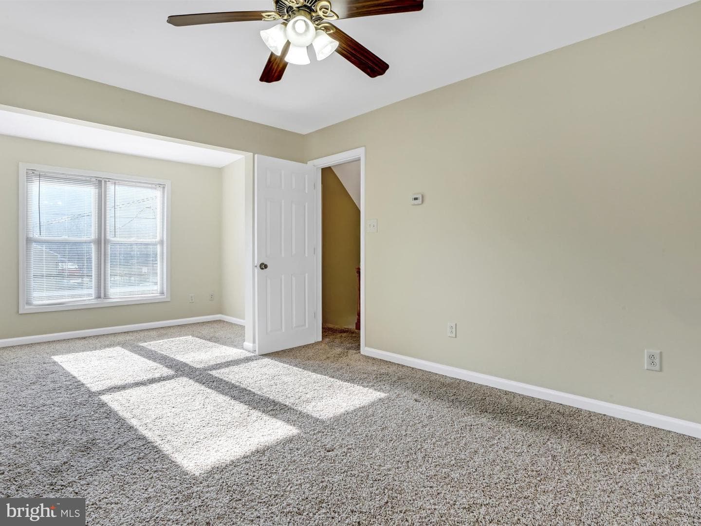 18 N Berne Street photo 38