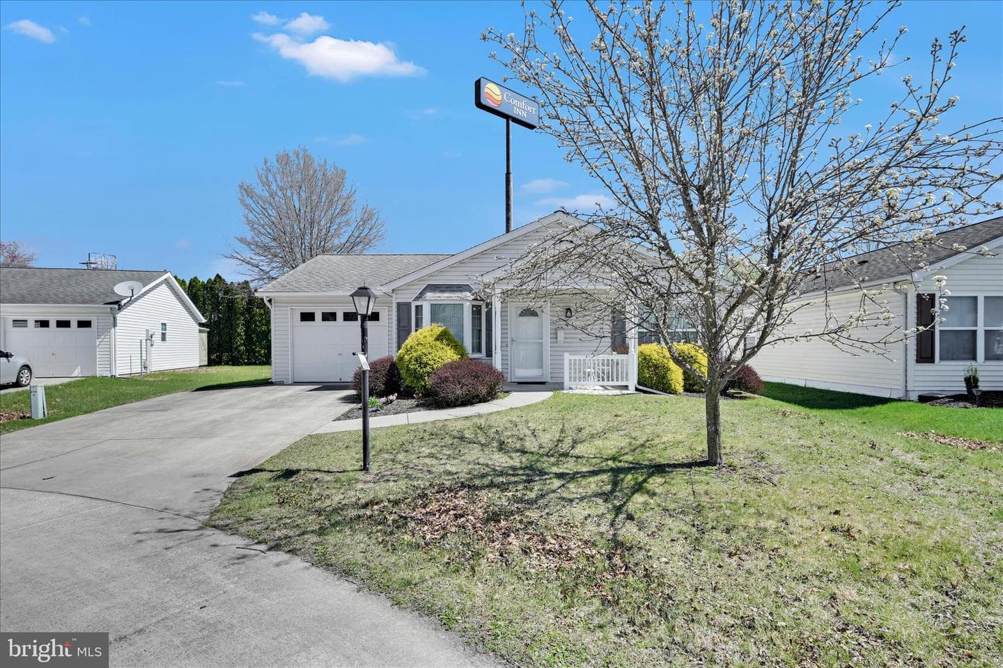 855 Trestle Court photo 3