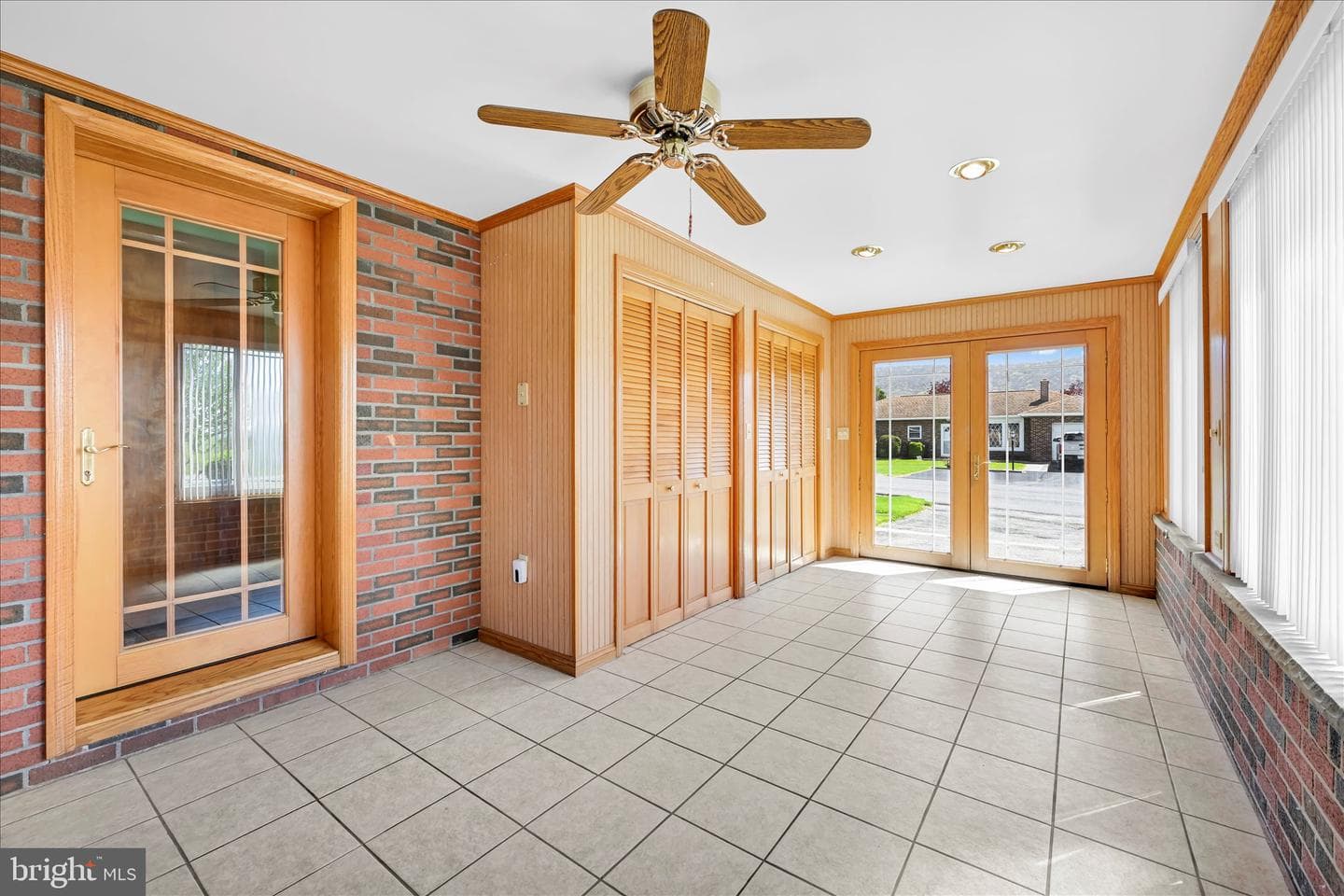 214 W Maple Street photo 10