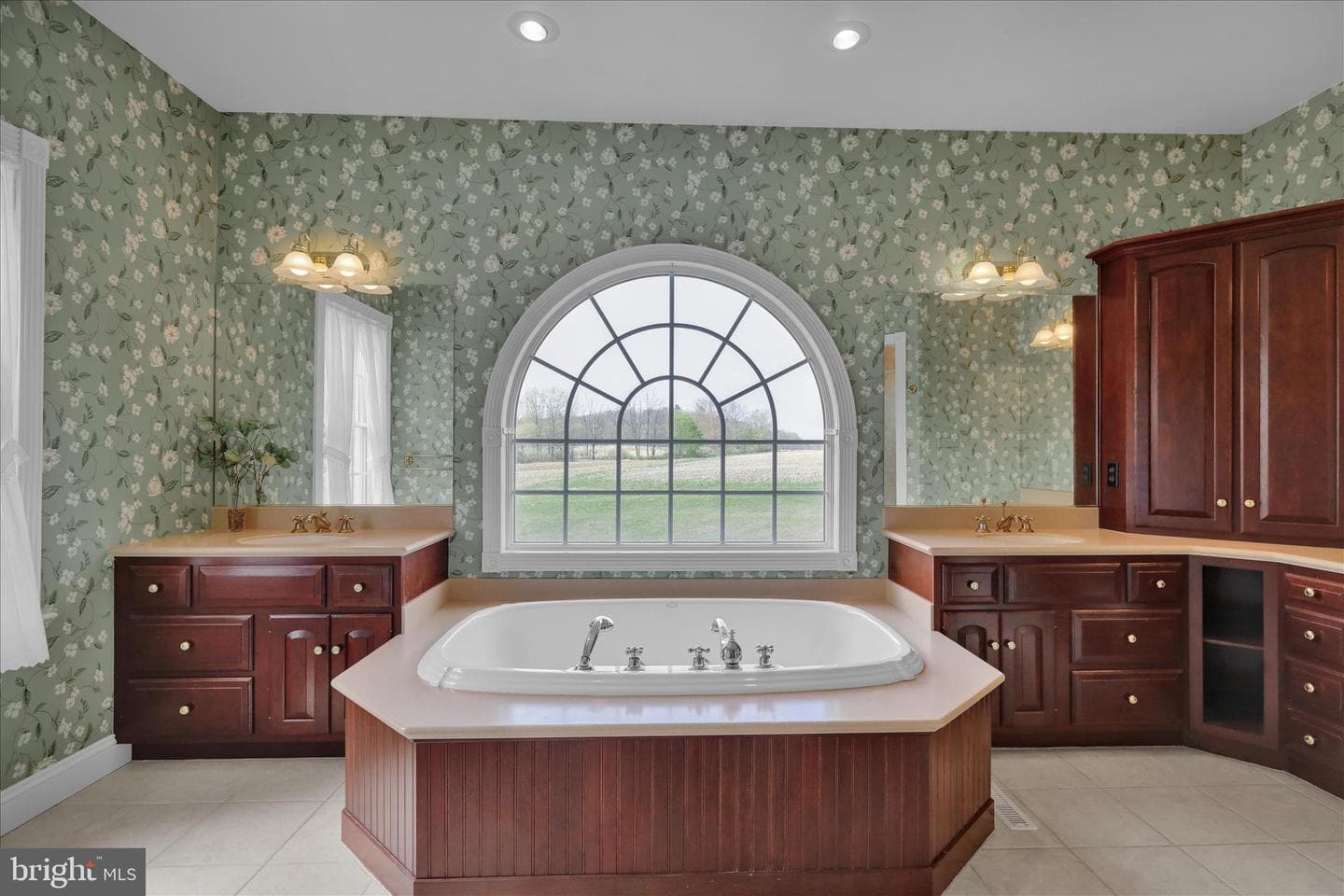 111 Church Road photo 38