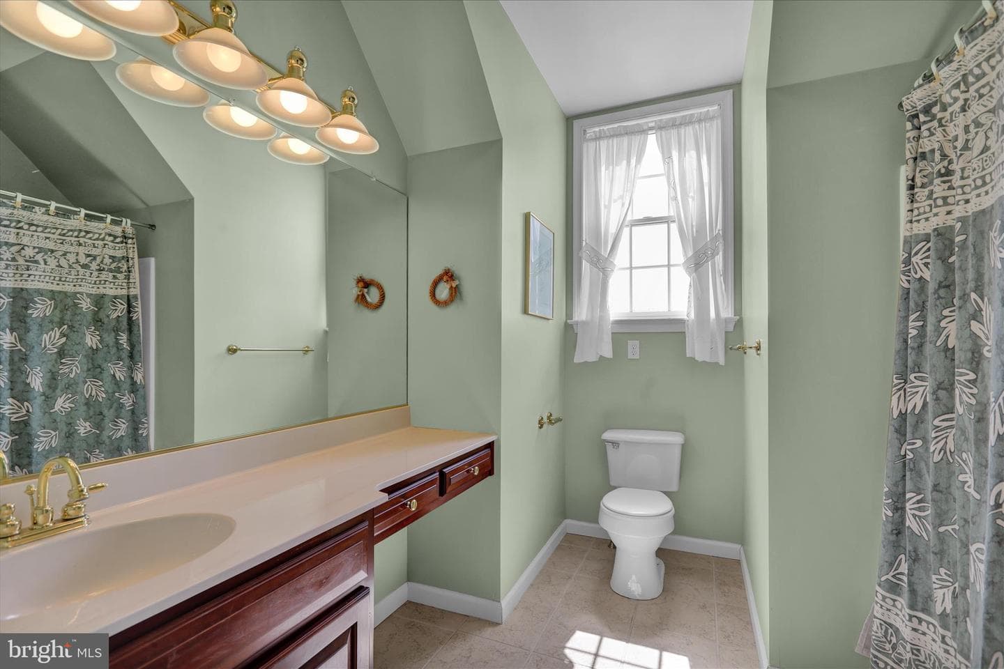 111 Church Road photo 45