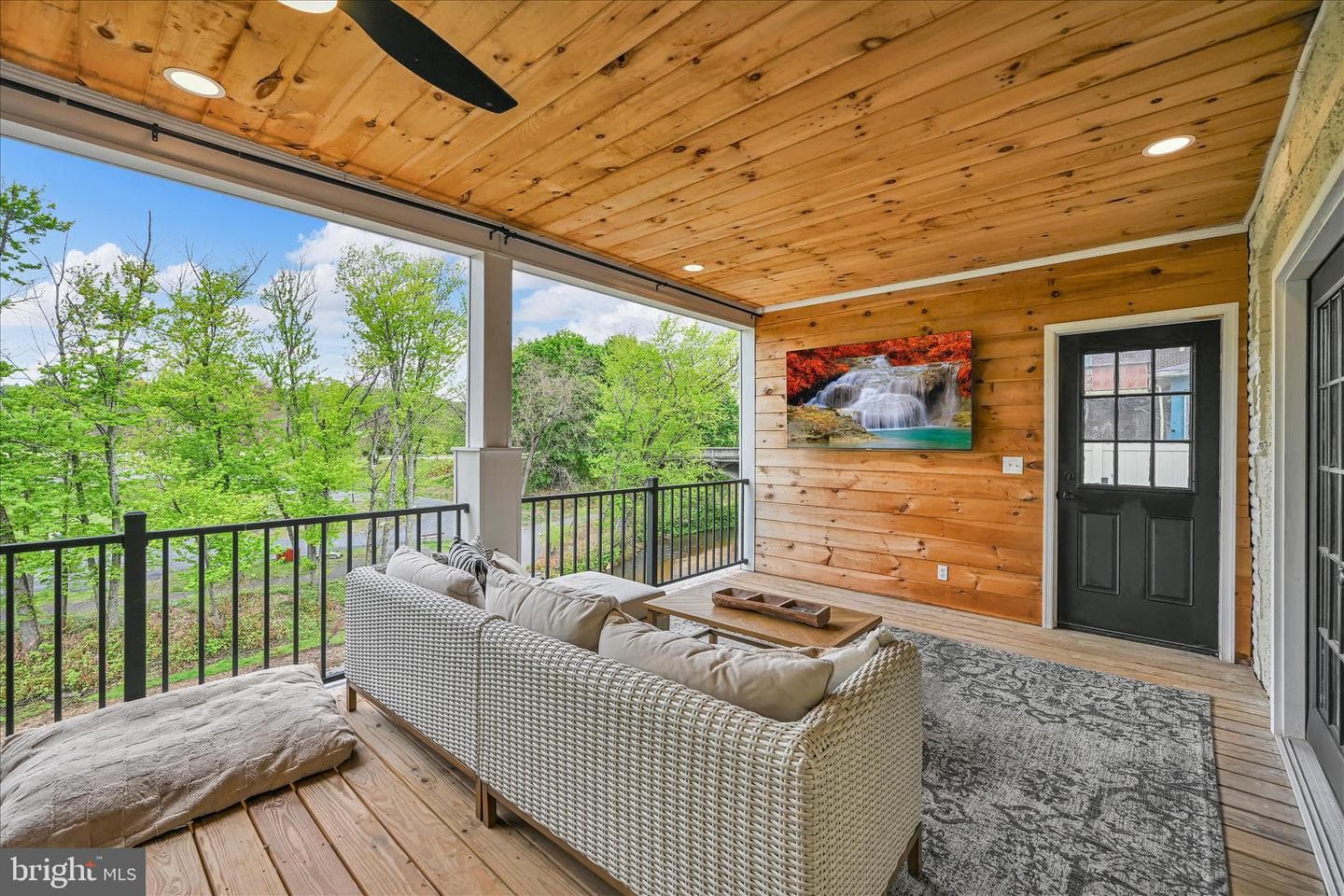 197 Dock Street photo 31