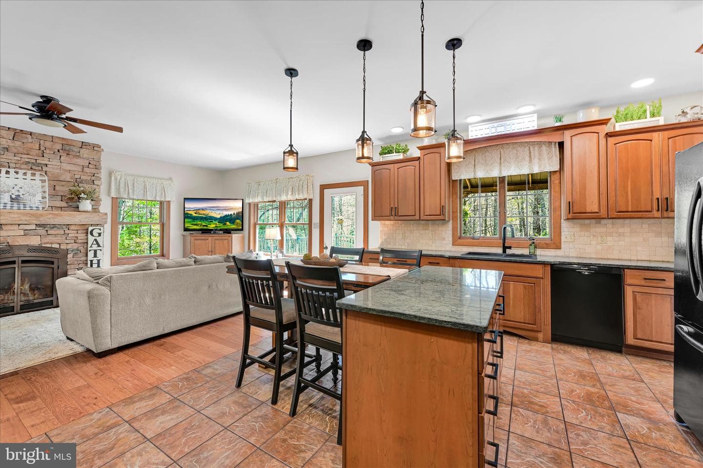 220 Lake Drive photo 16