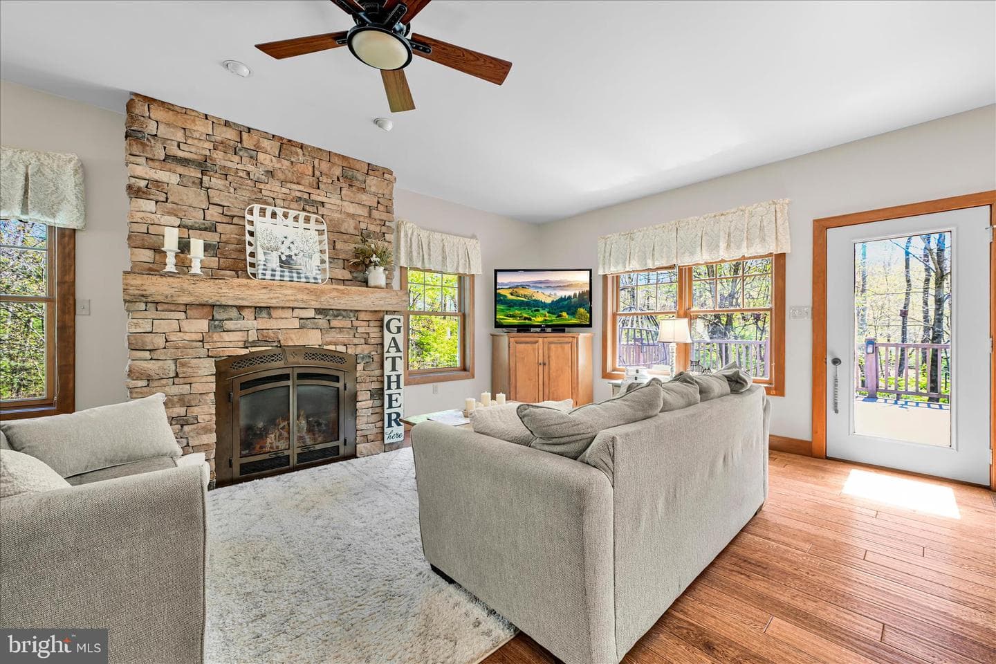 220 Lake Drive photo 20