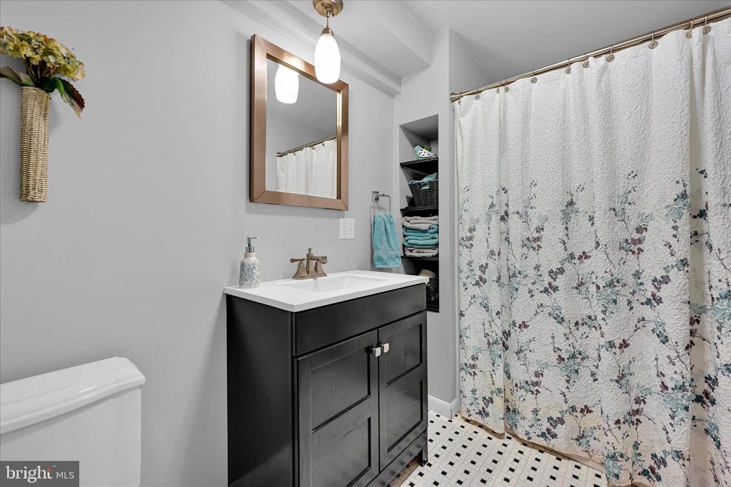 220 Lake Drive photo 43