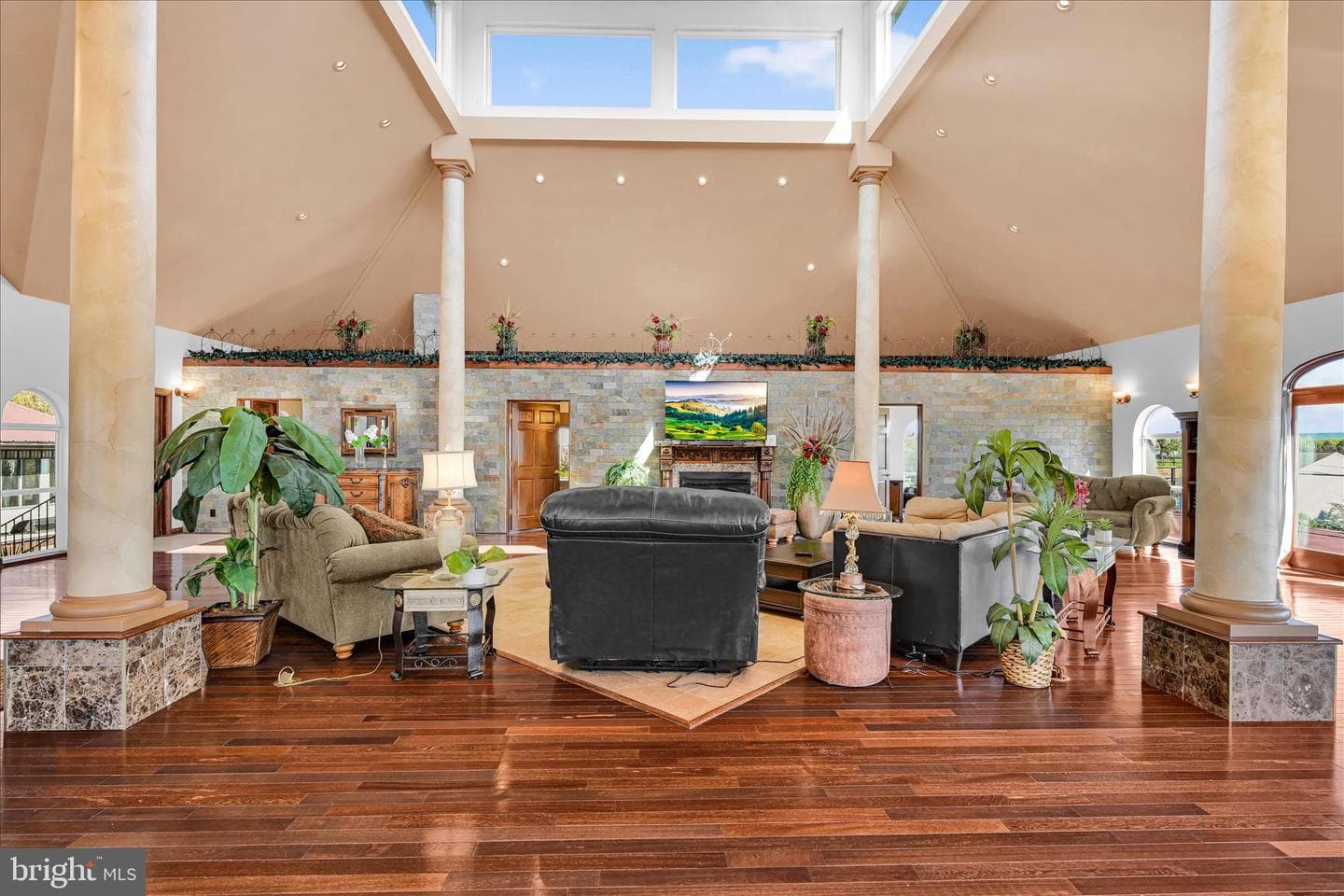 1076 Indian Cove photo 12