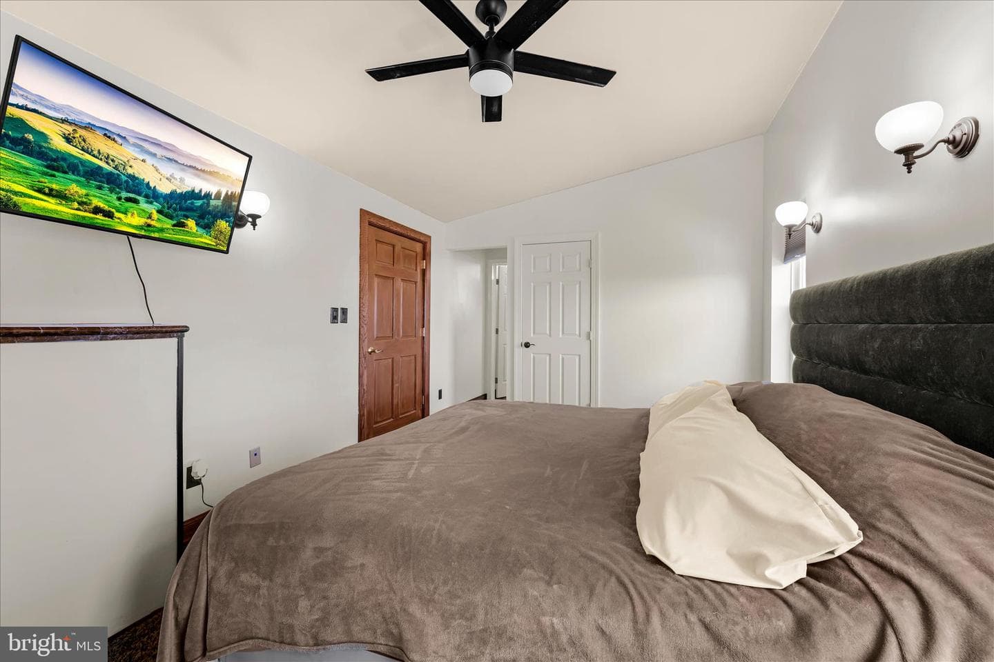 1076 Indian Cove photo 24