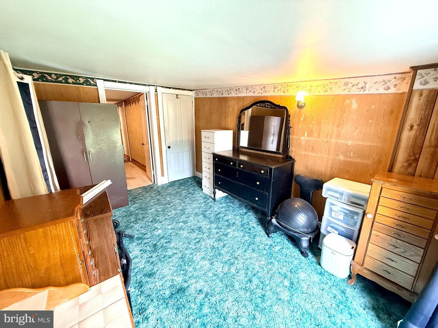 240 Valley Street photo 19