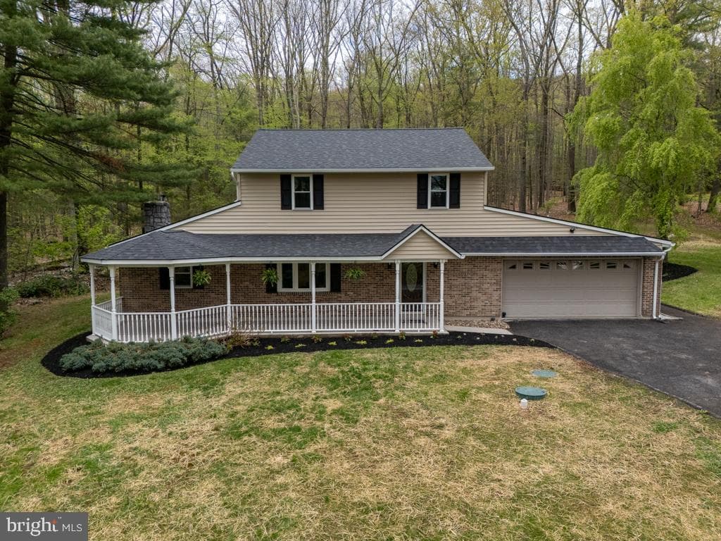 2183 E Grand Avenue photo 2