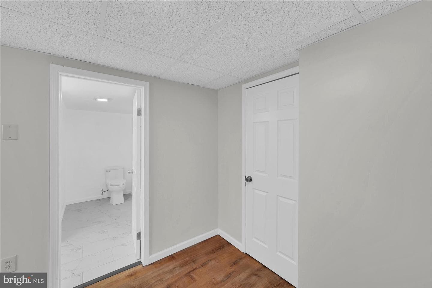 111 E Grand Avenue photo 22