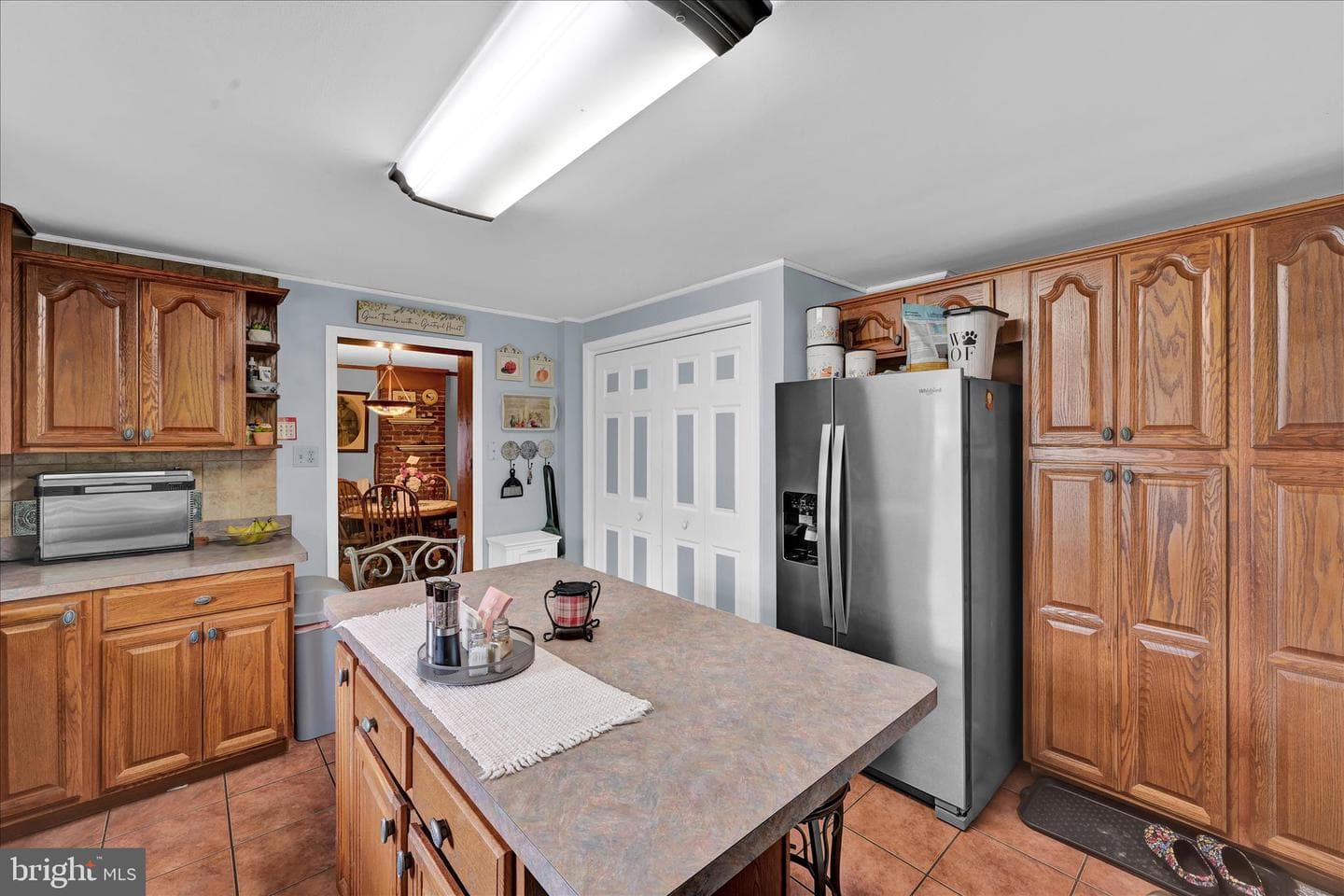320 E Bacon Street photo 15