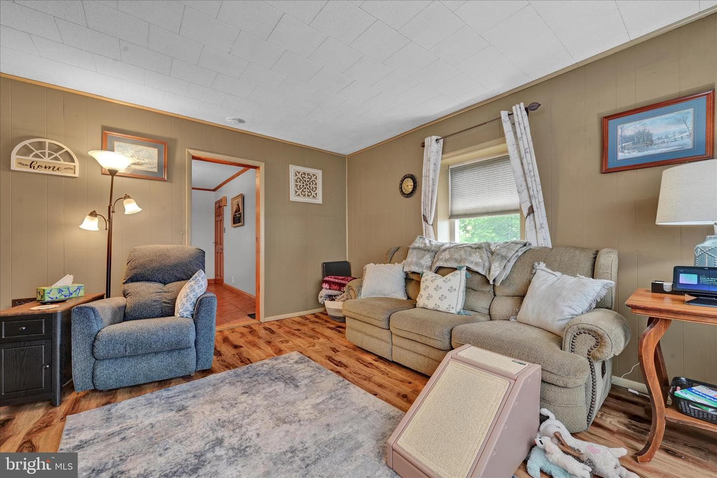 320 E Bacon Street photo 9