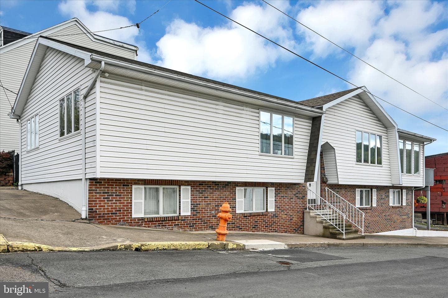 500 W Lloyd Street photo 35