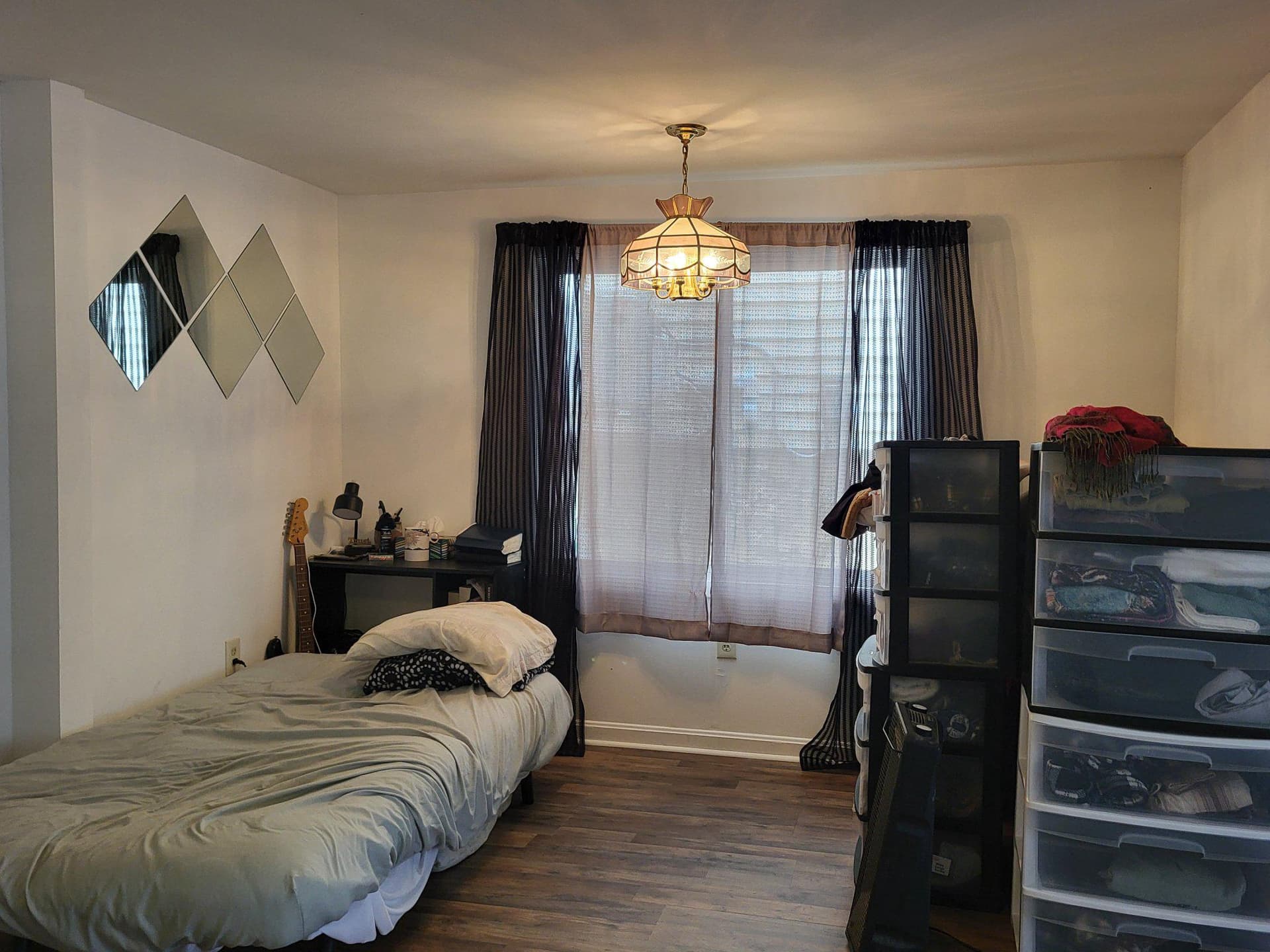 250 Van Gelder Street photo 15