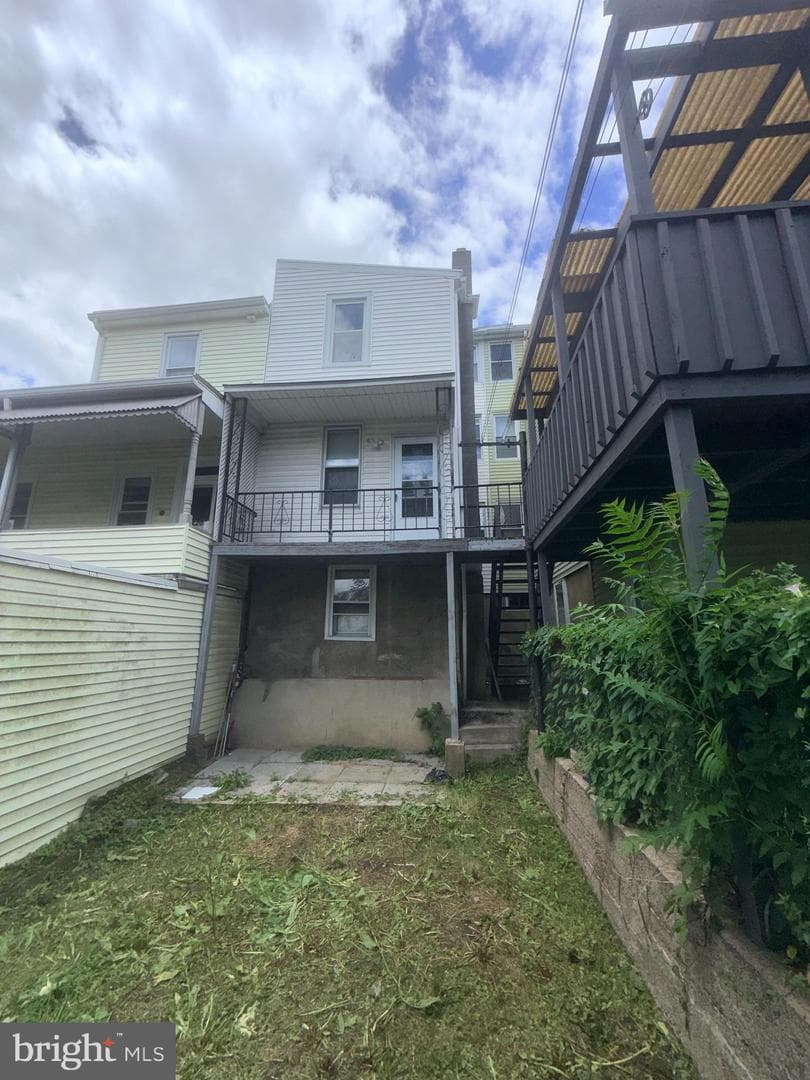 329 N Front Street photo 21